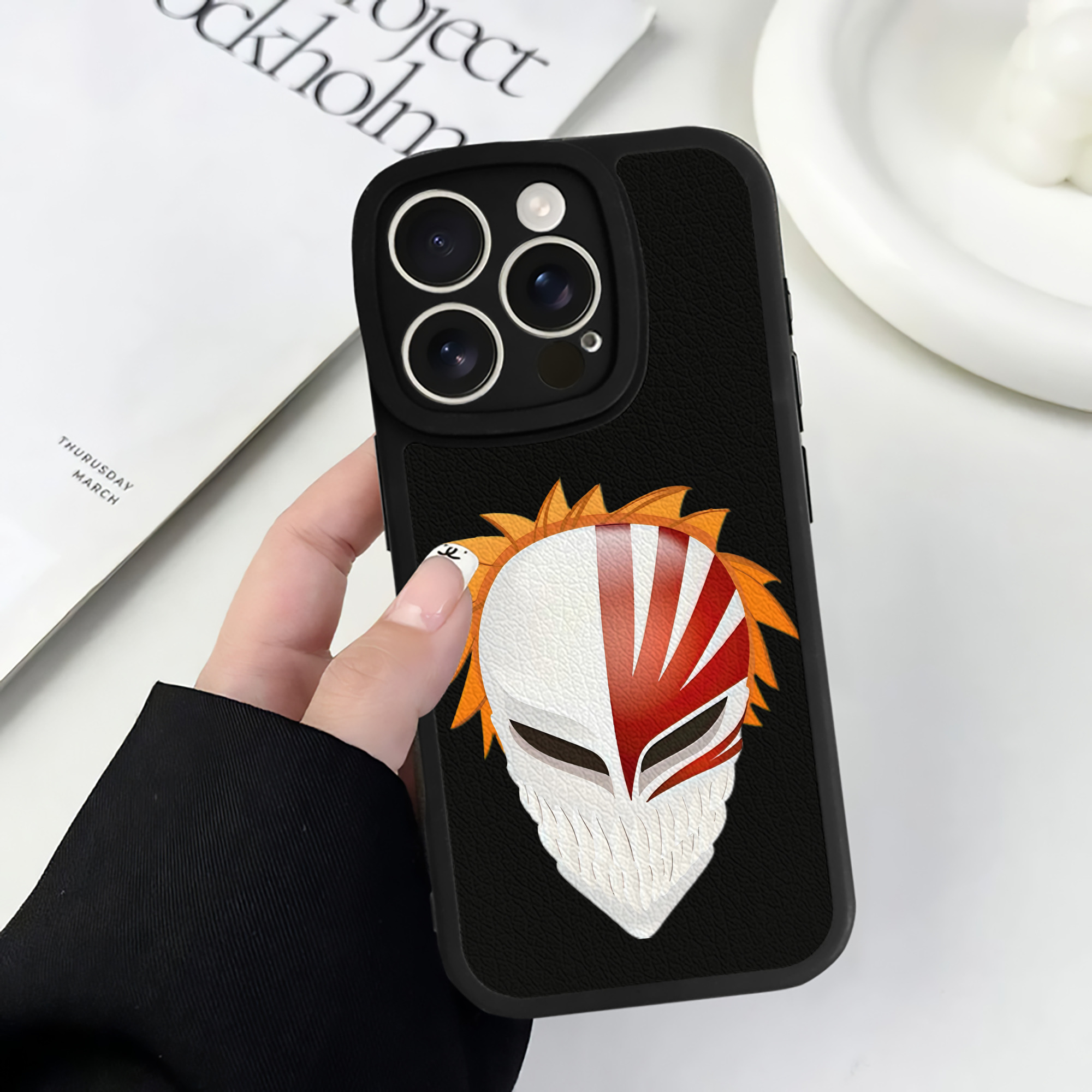 （画像用） ブリーチ 黒崎一護（くろさき いちご）BLEACH Kurosaki Ichigo 【iPhone 16シリーズ対応】シリコンスマホケース（レザー調） 材質：シリコン